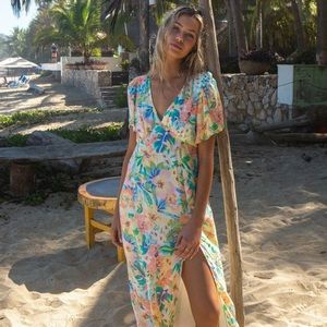 Billabong Jet Set MIDI Dress in Tropical Flowers Print